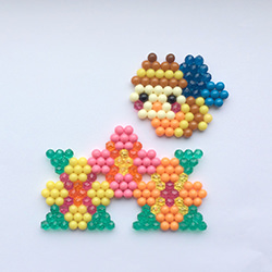 Цветок и пчела